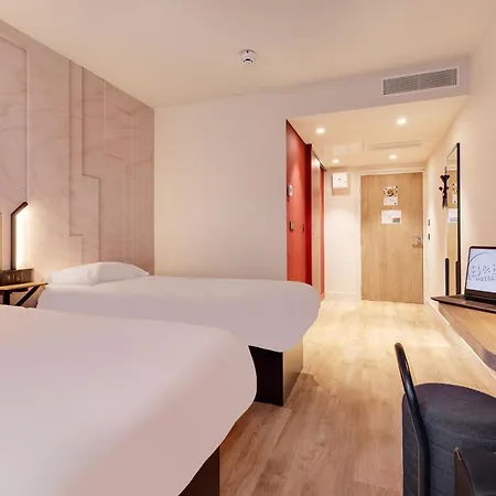 Lillenium Eurasanté Hotel 3*