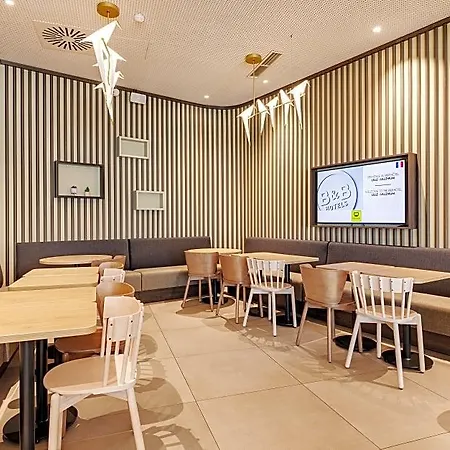 Lillenium Eurasante 酒店 里尔